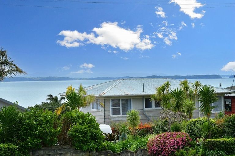 Photo of property in 1339 Whangaparaoa Road, Army Bay, Whangaparaoa, 0930