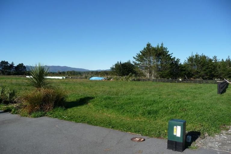 Photo of property in 15 Elley Drive, Carters Beach, Westport, 7825