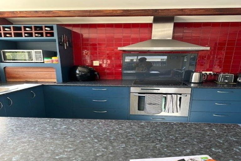 Photo of property in 5 Sharda Grove, Paraparaumu Beach, Paraparaumu, 5032