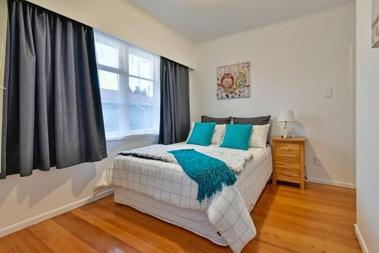 Photo of property in 8 Lloyd Avenue, Papatoetoe, Auckland, 2025