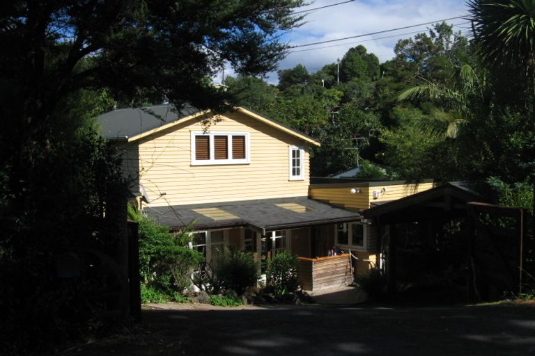 Photo of property in 37 Mceldowney Road, Titirangi, Auckland, 0604