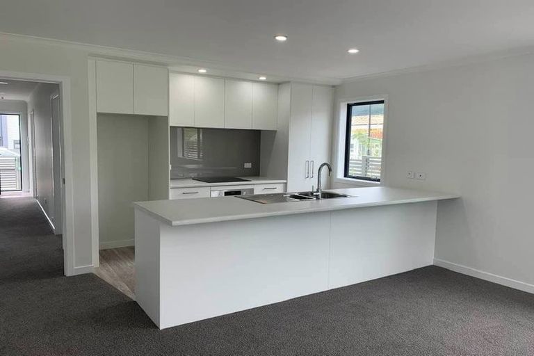 Photo of property in 32 Karearea Avenue, Kenepuru, Porirua, 5022