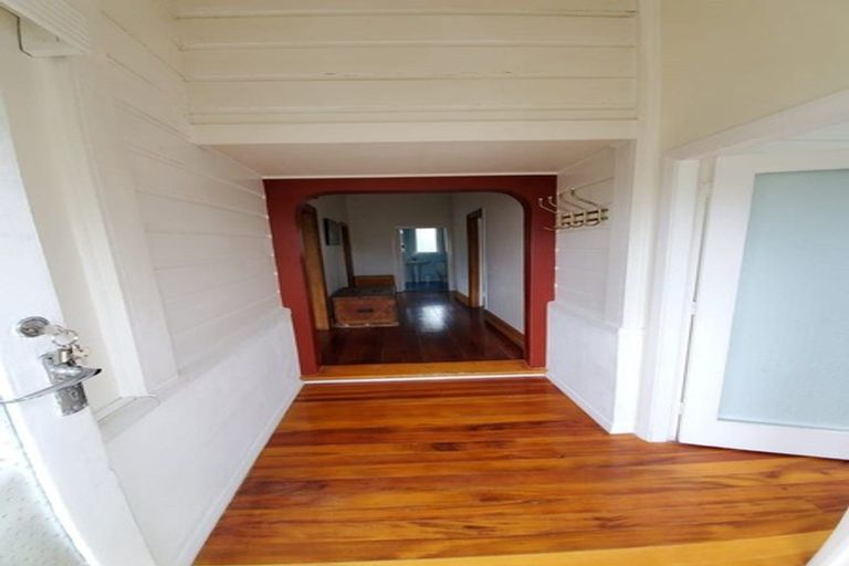 Photo of property in 56 Freyberg Street, Lyall Bay, Wellington, 6022