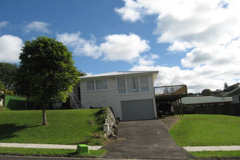 Photo of property in 3 Rotoiti Avenue, Pakuranga Heights, Auckland, 2010