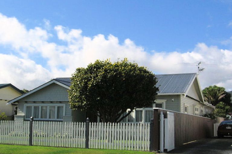 Photo of property in 98 William Street, Petone, Lower Hutt, 5012