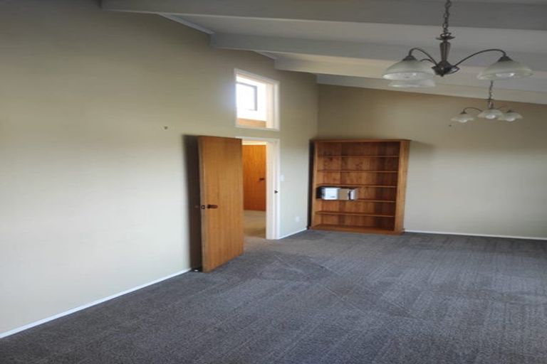 Photo of property in 10 Titoki Avenue, Waipahihi, Taupo, 3330