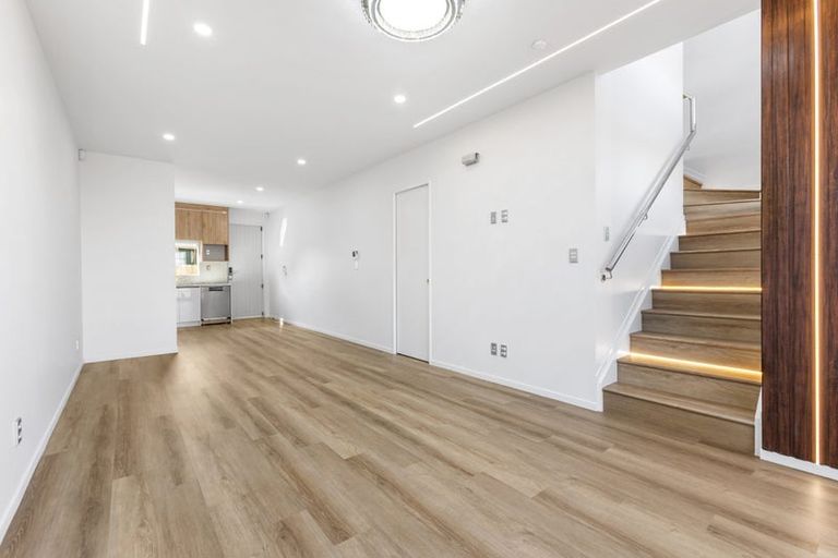 Photo of property in 2a Feasegate Street, Manurewa, Auckland, 2102