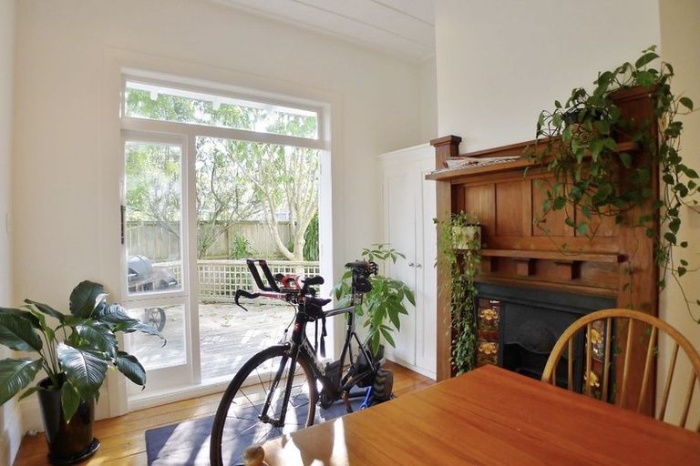 Photo of property in 29 Stafford Road, Northcote Point, Auckland, 0627