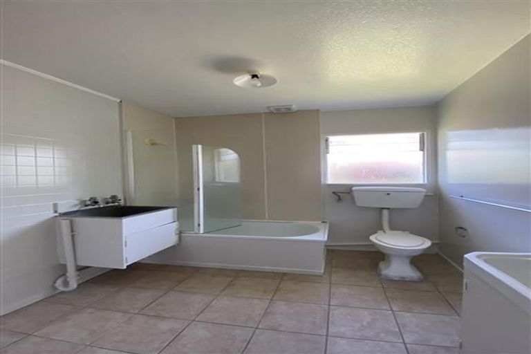 Photo of property in 4/63e Owairaka Avenue, Mount Albert, Auckland, 1025