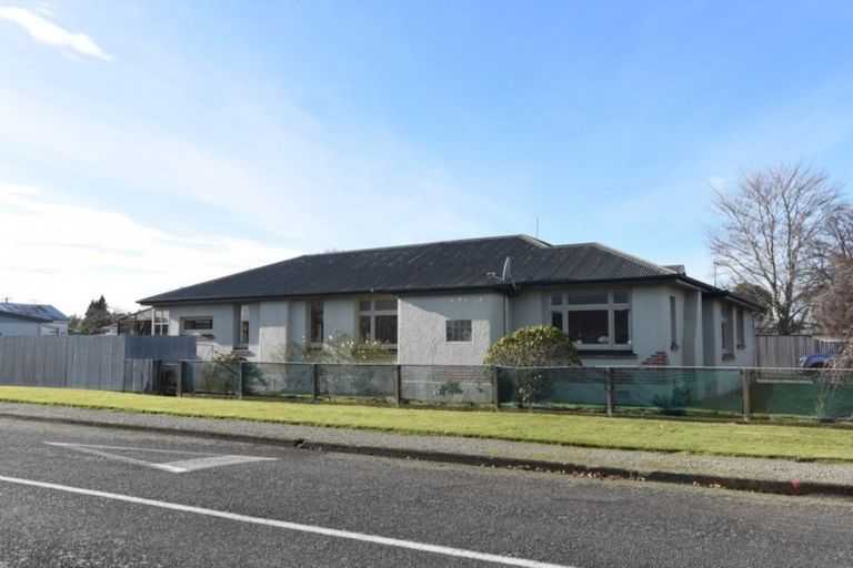 Photo of property in 32 Mary Street, Winton, 9720
