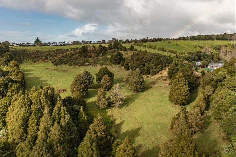 Photo of property in 1064 Pungaere Road, Waipapa, 0295