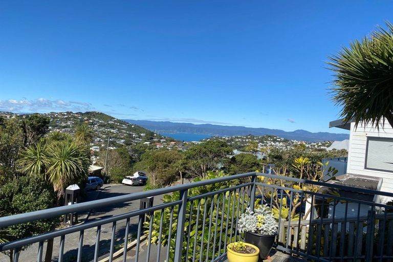 Photo of property in 16 Cavalry Close, Crofton Downs, Wellington, 6035