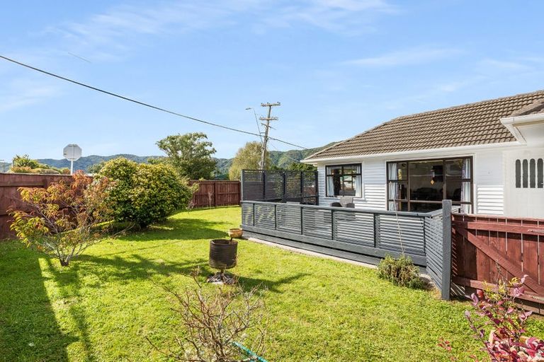 Photo of property in 188 Wellington Road, Wainuiomata, Lower Hutt, 5014