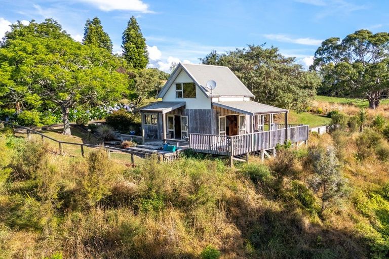 Photo of property in 101 Forest Lakes Road, Otaki, 5583