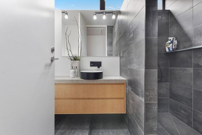 Photo of property in 61 Evelyn Road, Cockle Bay, Auckland, 2014