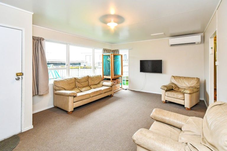 Photo of property in 31 Takanini Road, Takanini, 2112