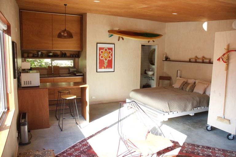 Photo of property in 203 Houghton Bay Road, Houghton Bay, Wellington, 6023