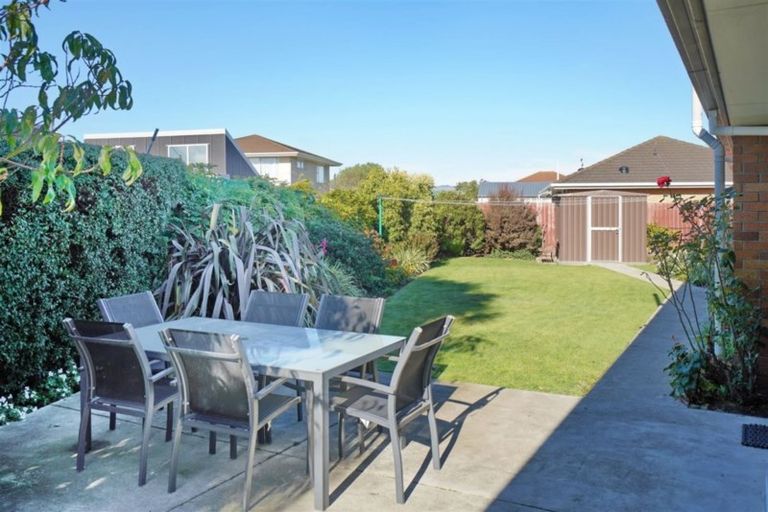 Photo of property in 22 Wanaka Place, Mairehau, Christchurch, 8052