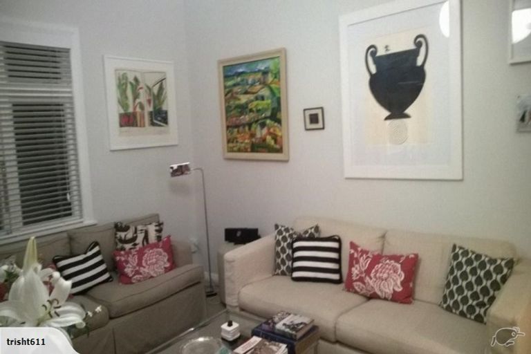 Photo of property in 9 Herald Terrace, Berhampore, Wellington, 6023