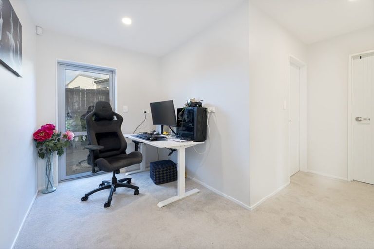 Photo of property in 64 Cirrus Way, Ranui, Auckland, 0612