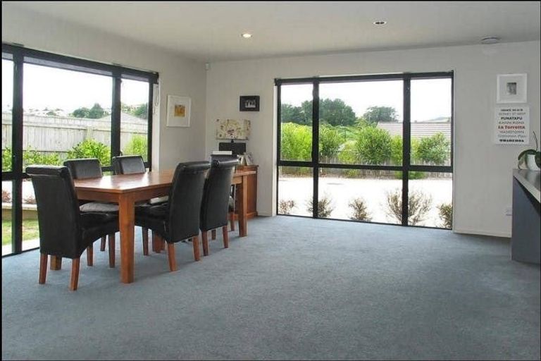 Photo of property in 12 Greenstone Place, Aotea, Porirua, 5024