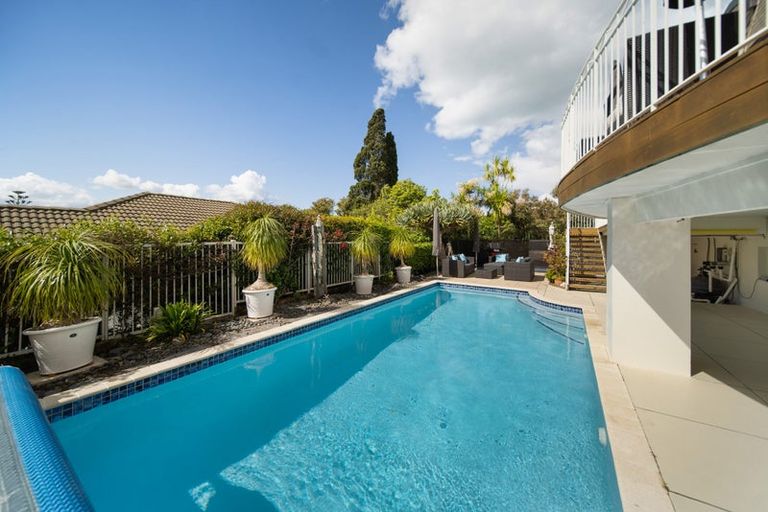 Photo of property in 19 Evelyn Road, Cockle Bay, Auckland, 2014