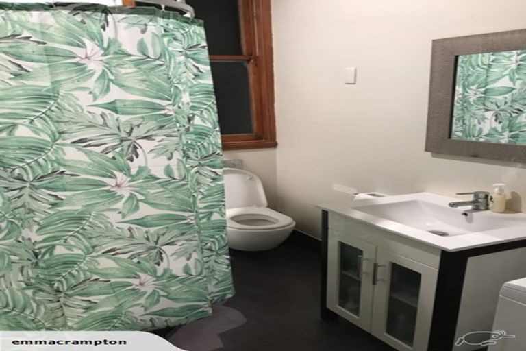 Photo of property in 17 Upper Bourke Street, Kilbirnie, Wellington, 6022