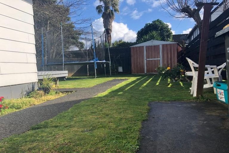 Photo of property in 21b Challen Close, Conifer Grove, Takanini, 2112