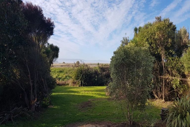 Photo of property in 22 Swindells Road, Waikuku Beach, 7473