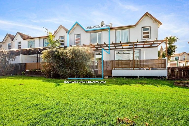 Photo of property in 9l Clearwater Cove, West Harbour, Auckland, 0618