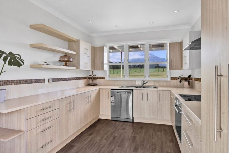 Photo of property in 1812 Opunake Road, Mahoe, Hawera, 4679