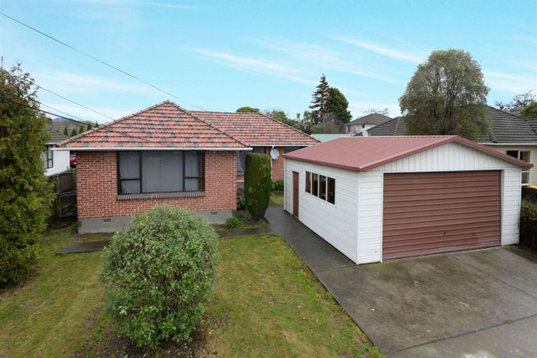Photo of property in 64 Acacia Avenue, Upper Riccarton, Christchurch, 8041