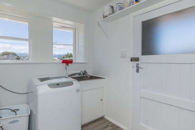 Photo of property in 51 Winchester Street, Levin, 5510