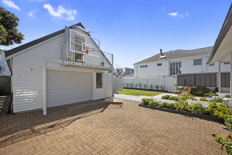 Photo of property in 51 Milford Road, Milford, Auckland, 0620