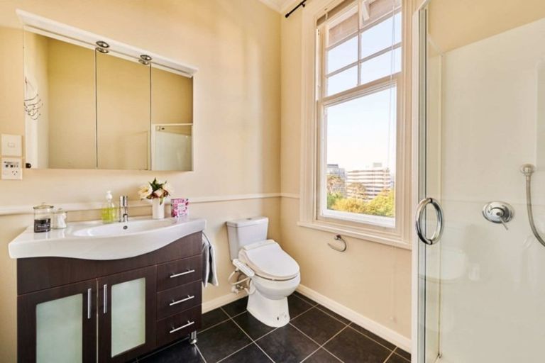 Photo of property in 57 Bolton Street, Kelburn, Wellington, 6012