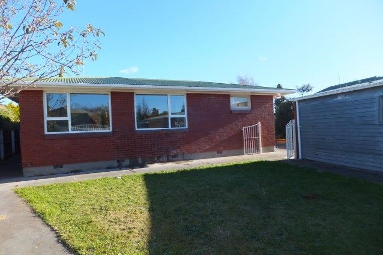 Photo of property in 109 Warren Crescent, Hillmorton, Christchurch, 8025