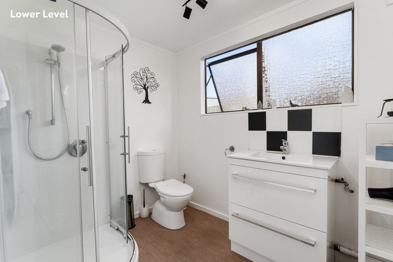 Photo of property in 30 Frimley Terrace, Waikanae Beach, Waikanae, 5036