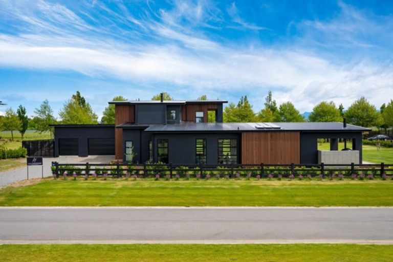 Photo of property in 21 Bradleigh Park, Fairhall, 7272