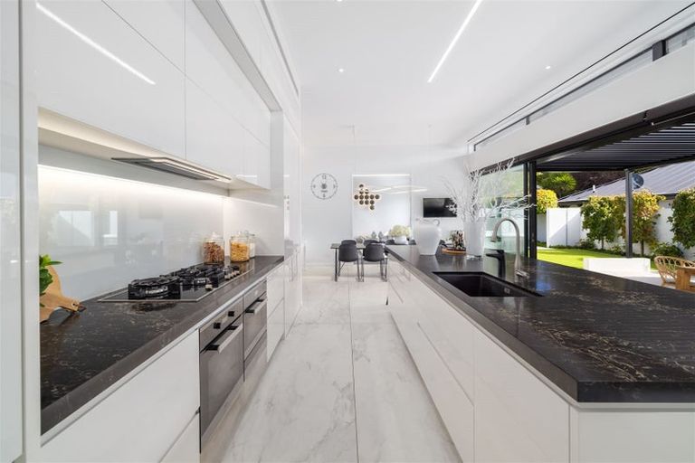 Photo of property in 31 Waiwetu Street, Fendalton, Christchurch, 8052