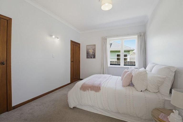 Photo of property in 15 Godley Street, Waterloo, Lower Hutt, 5011