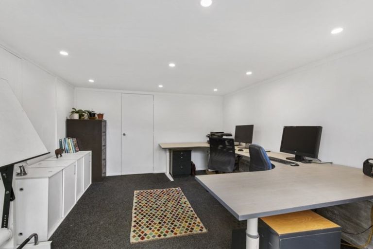 Photo of property in 85 Barrys Road, Glendene, Auckland, 0602