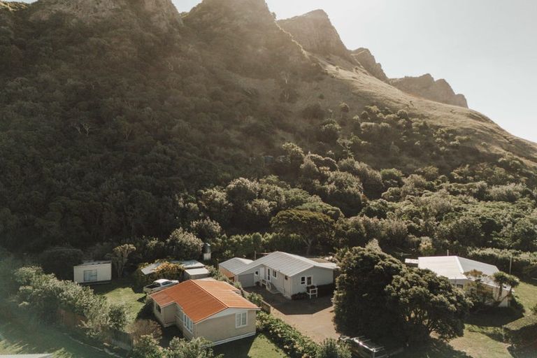 Photo of property in 19 Kapiti Place, Kairakau, Elsthorpe, 4295