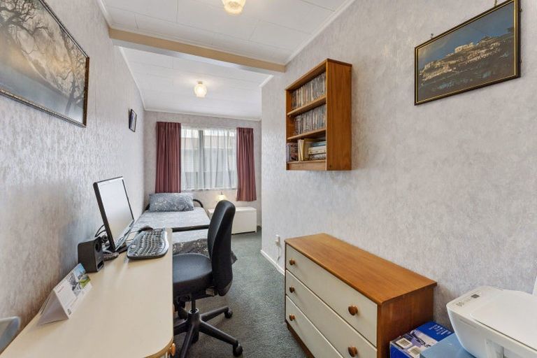 Photo of property in 30 Omaha Grove, Totara Park, Upper Hutt, 5018