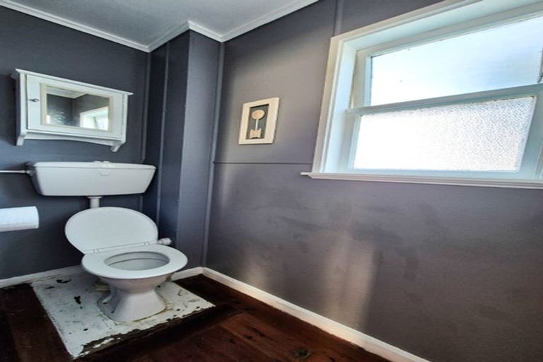 Photo of property in 35 Ross Crescent, Fairfield, Hamilton, 3214