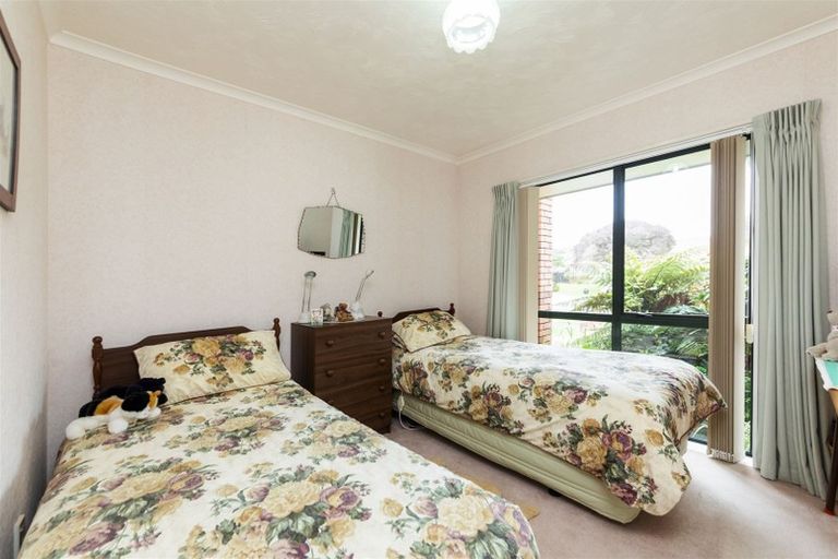 Photo of property in 27 Caroline Crescent, Highbury, Palmerston North, 4412