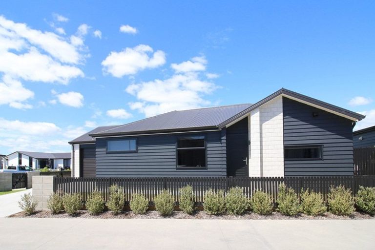 Photo of property in 34 Crown Street, Papamoa, 3118