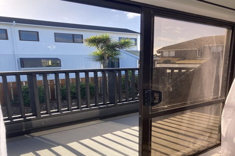 Photo of property in 13 Cobar Close, Maupuia, Wellington, 6022