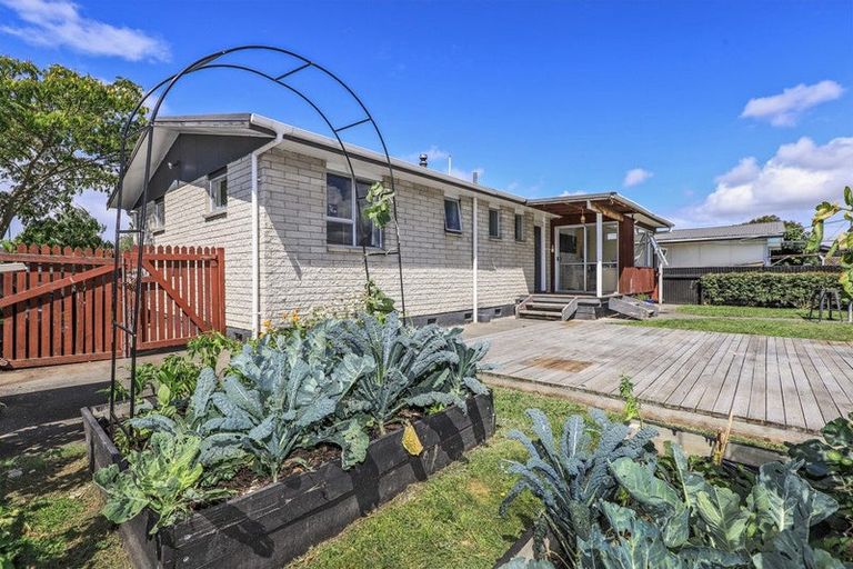 Photo of property in 2 Murdoch Place, Raureka, Hastings, 4120