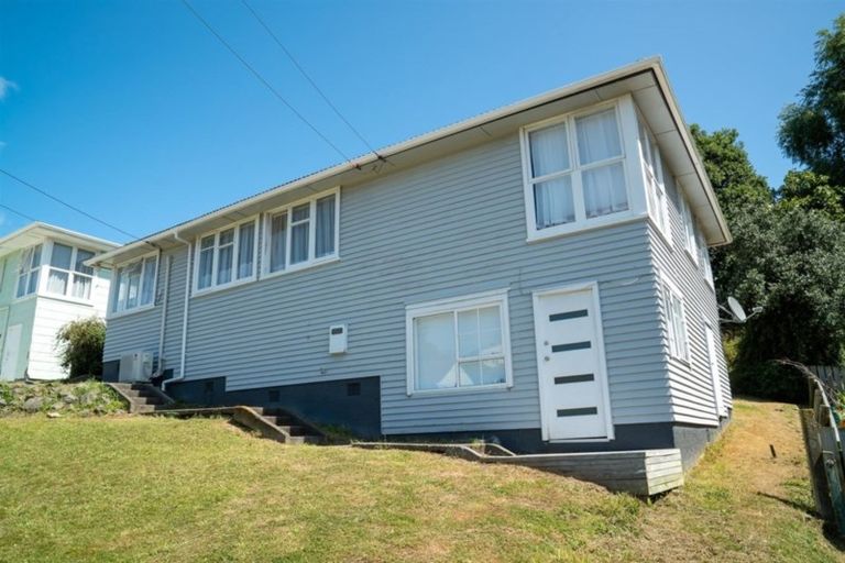 Photo of property in 160 Champion Street, Cannons Creek, Porirua, 5024