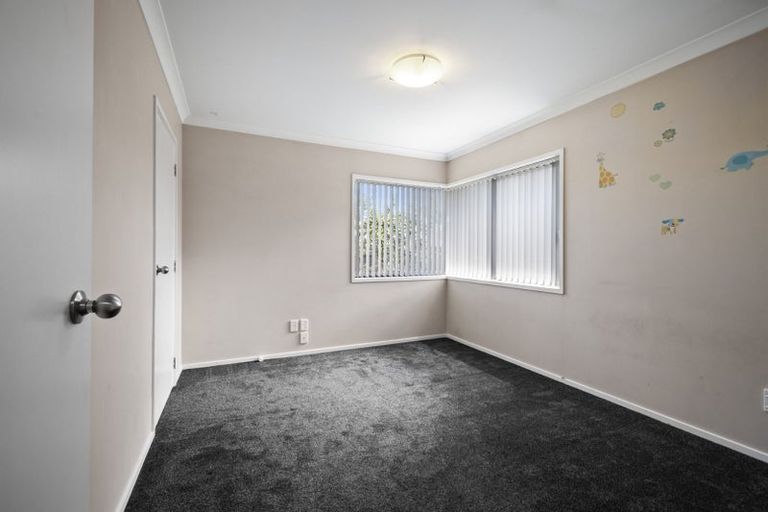 Photo of property in 1 Daniel Place, Kelvin Grove, Palmerston North, 4414